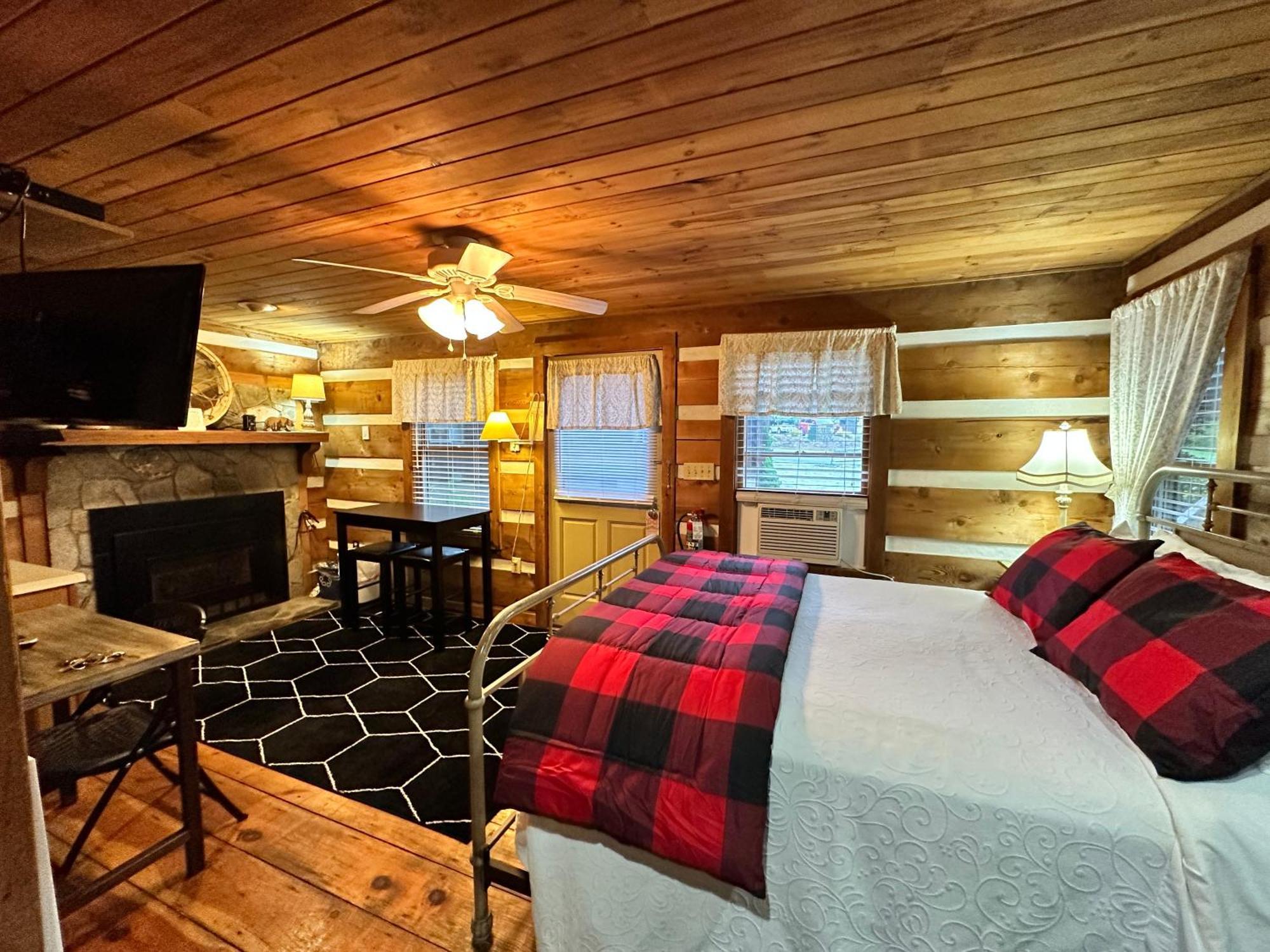 Mountainaire Inn And Log Cabins بيوينغ روك المظهر الخارجي الصورة